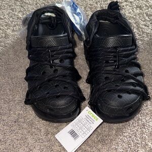 CROCS by rauw alejandro